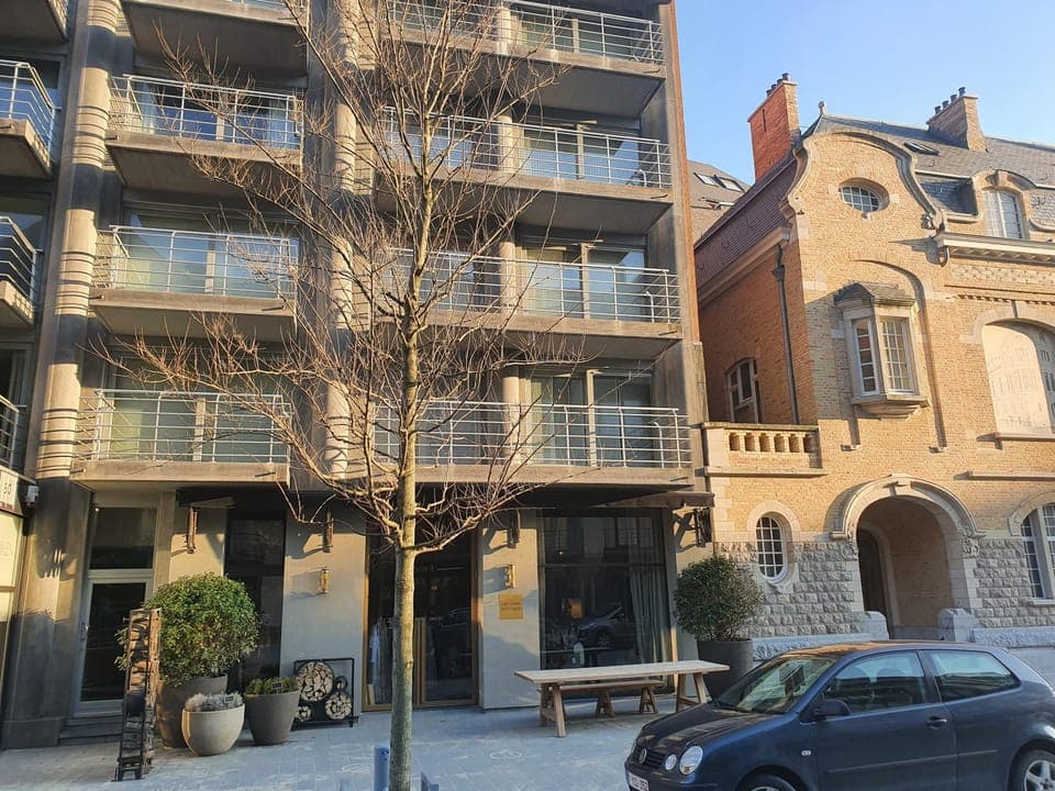 Property building, Facade/entrance