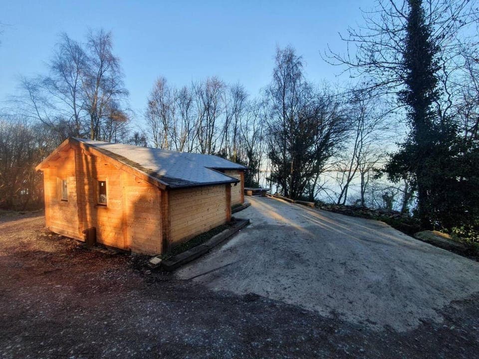 Property building, Neighbourhood