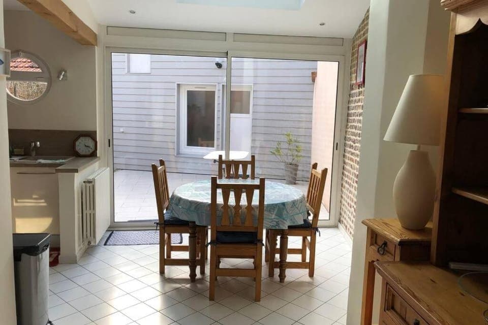 Dining area, Garden view