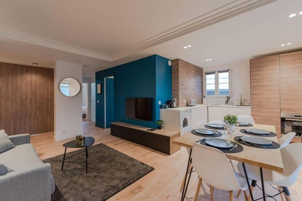 Living room, Dining area