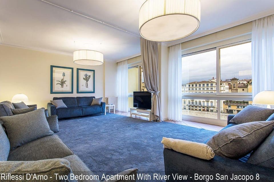 TV and multimedia, Living room, Evening entertainment