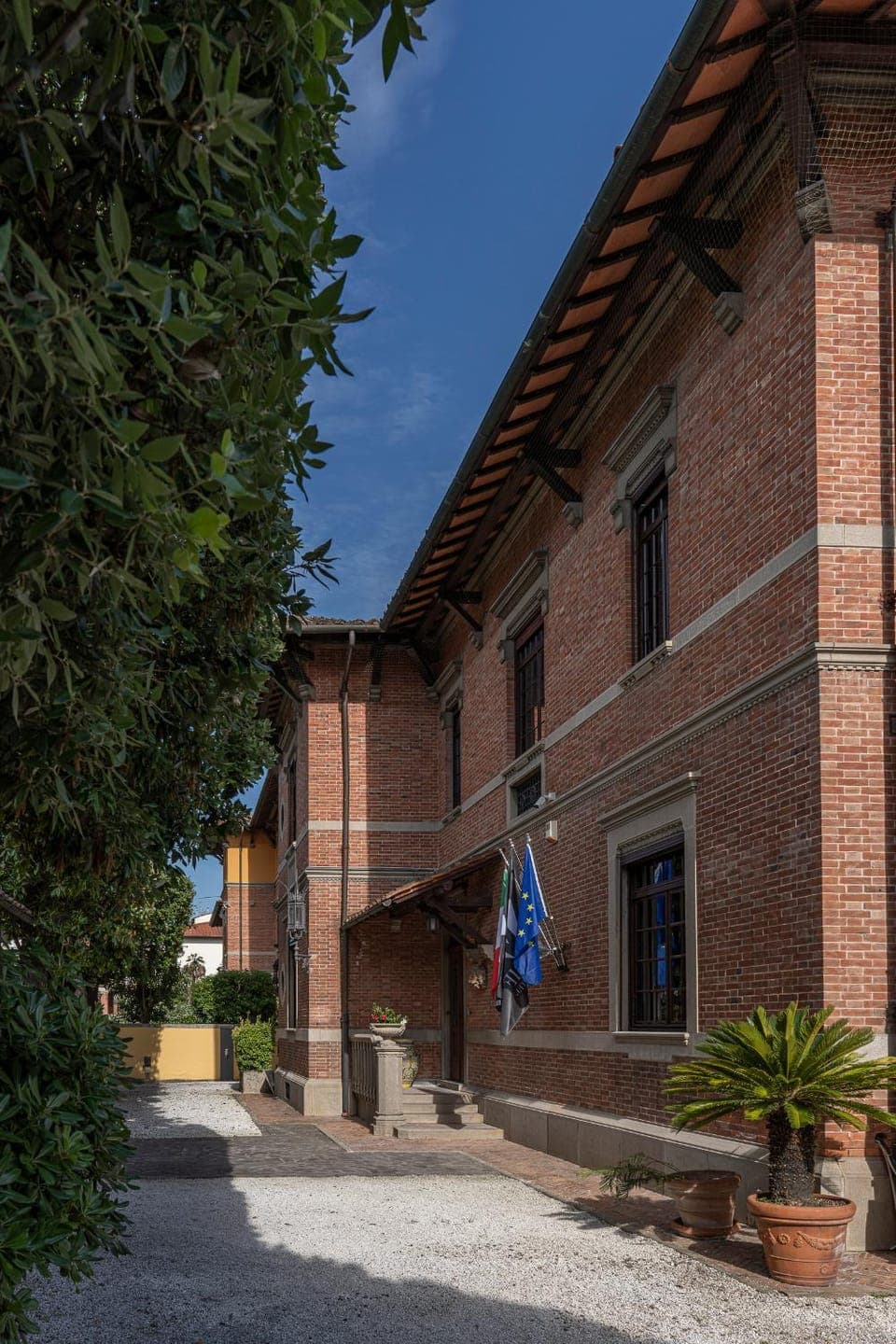 Property building, Facade/entrance