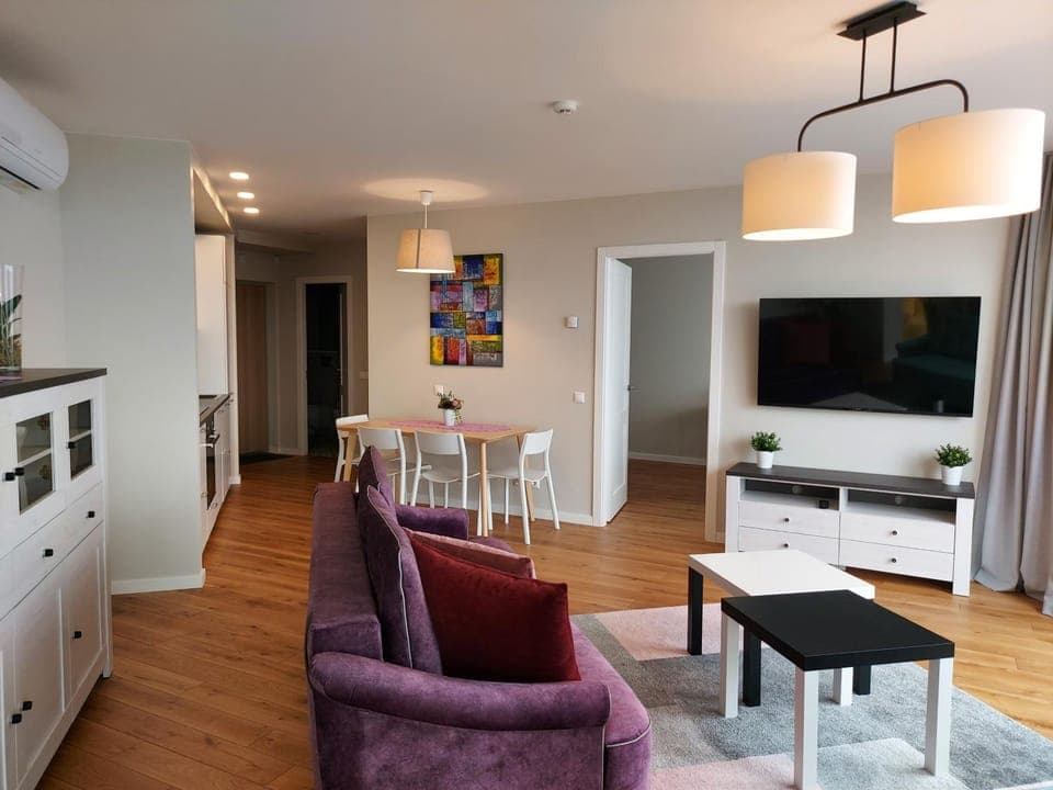 Living room, group of guests