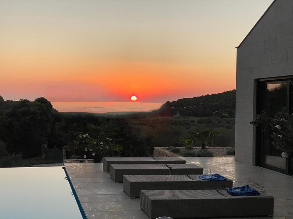 View (from property/room), Pool view, Sea view, Swimming pool, Swimming pool, Sunset, sunbed