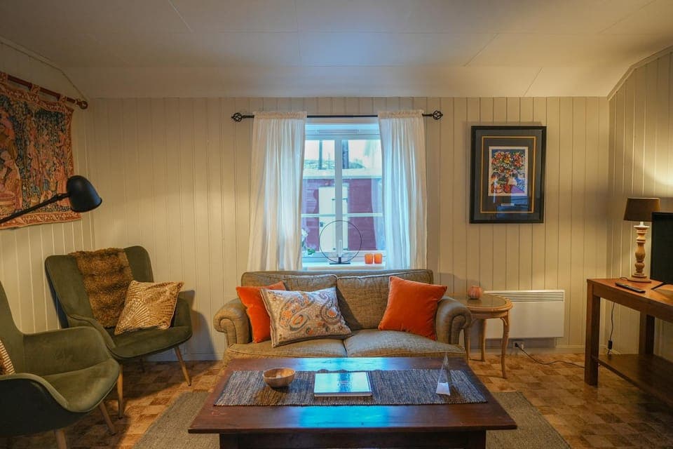 TV and multimedia, Living room, Seating area