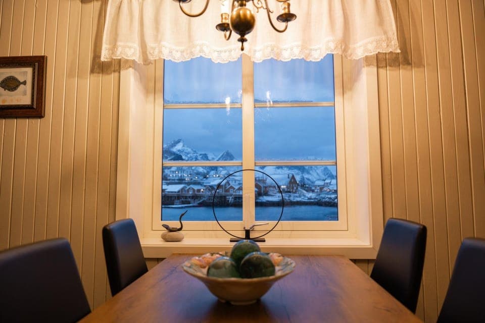 Dining area, Mountain view, Sea view