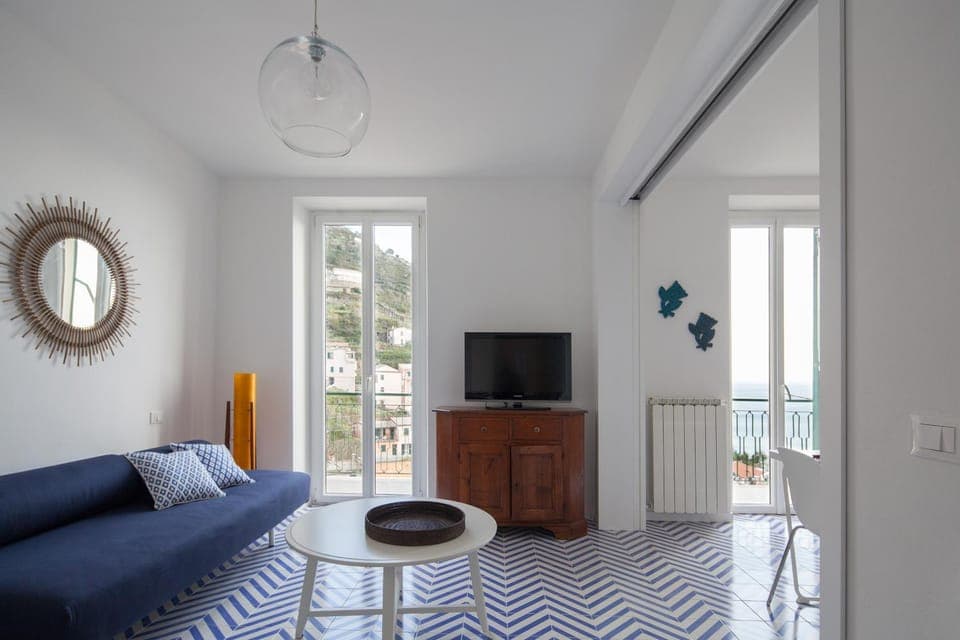 TV and multimedia, Living room, Seating area, internet