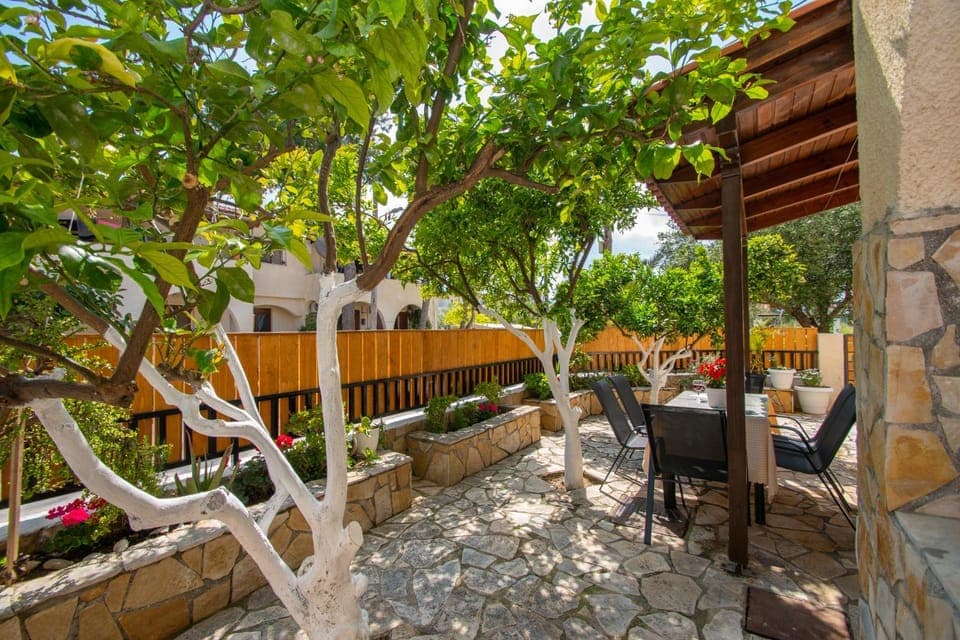 Patio, Spring, Day, Garden, View (from property/room), Balcony/Terrace, Dining area, Garden view