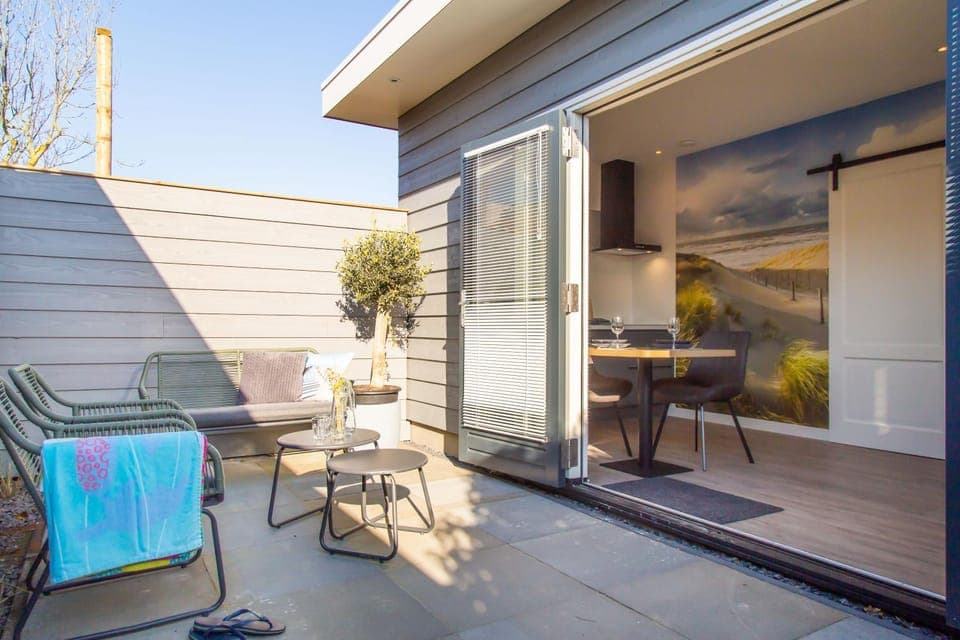 Property building, View (from property/room), Balcony/Terrace