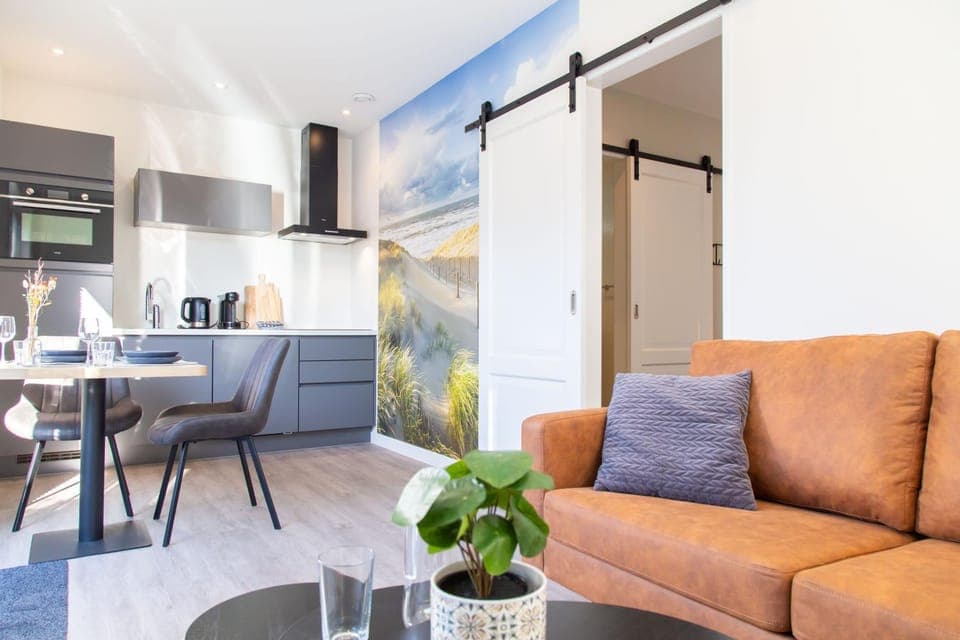 Kitchen or kitchenette, Living room