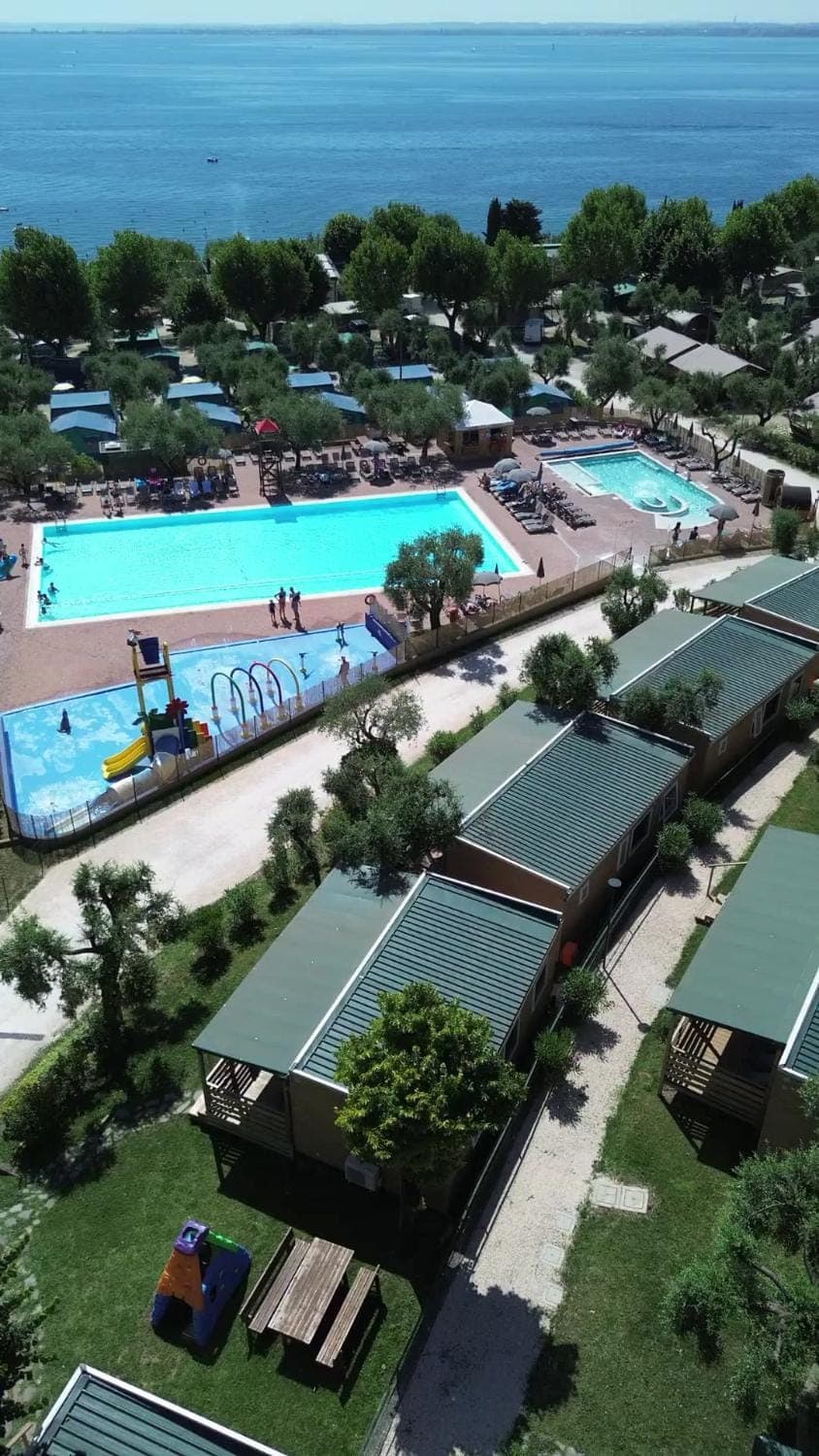 Lake view, Swimming pool