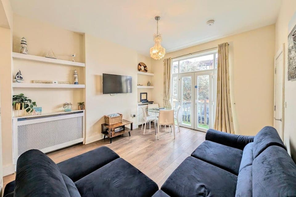 TV and multimedia, Living room, Dining area, locker