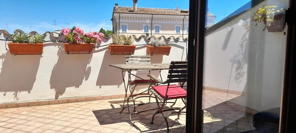 View (from property/room), Balcony/Terrace, Balcony/Terrace, Living room, City view, Landmark view, Street view