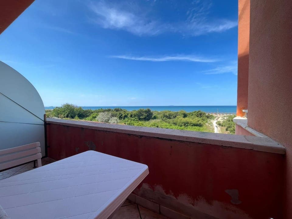 Natural landscape, View (from property/room), Balcony/Terrace, Dining area, Sea view
