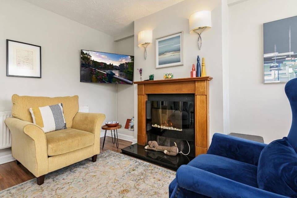 Communal lounge/ TV room, Living room