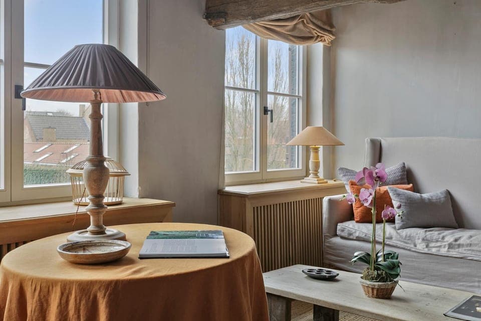 Living room, Photo of the whole room, Seating area, City view, City view