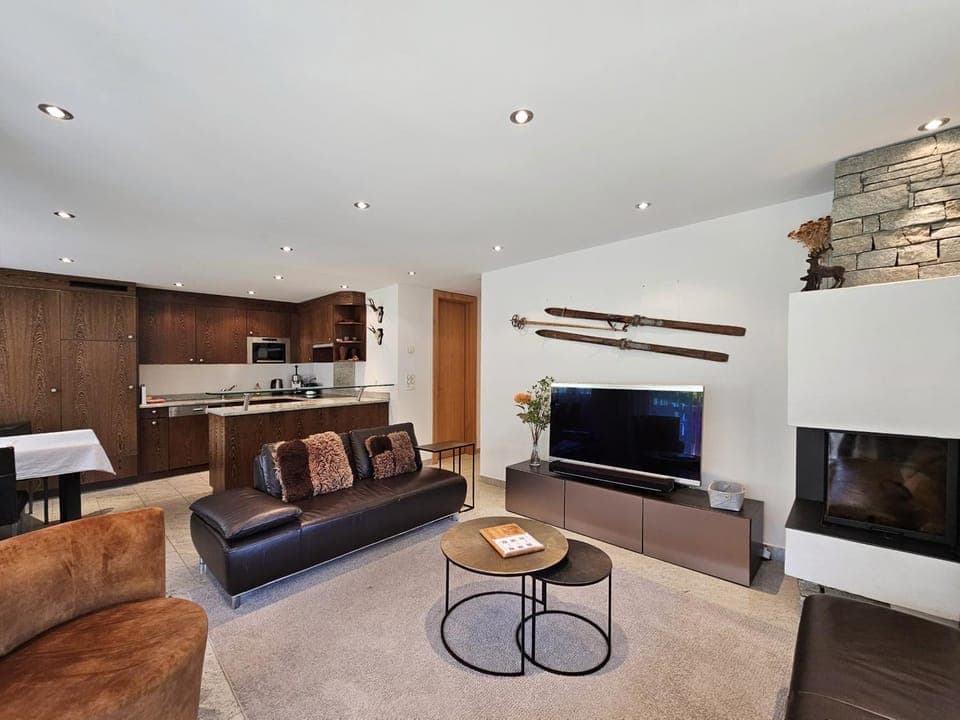 Communal lounge/ TV room, Living room