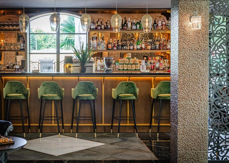Lounge or bar