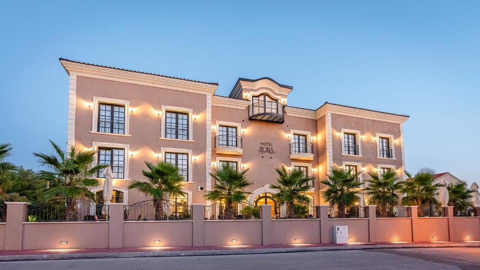 Property building, Facade/entrance