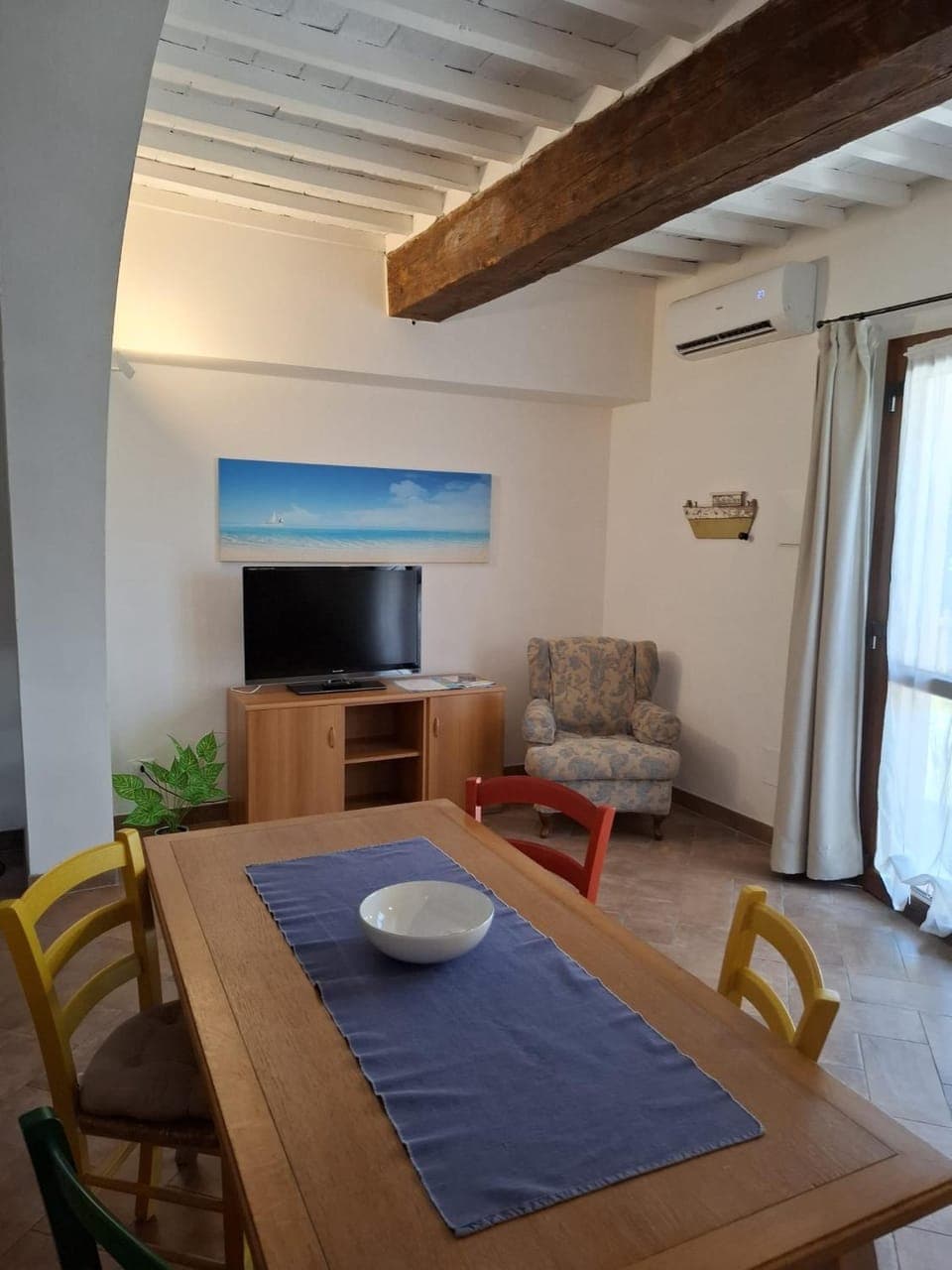 TV and multimedia, Dining area