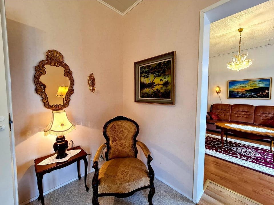 Living room, Seating area