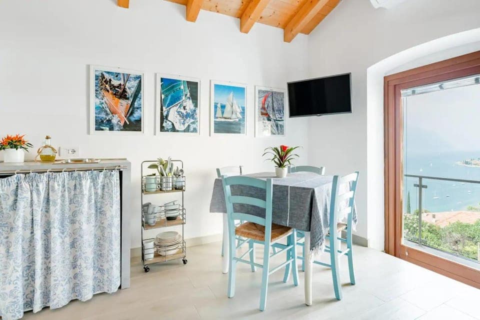 View (from property/room), Living room, Seating area, Dining area