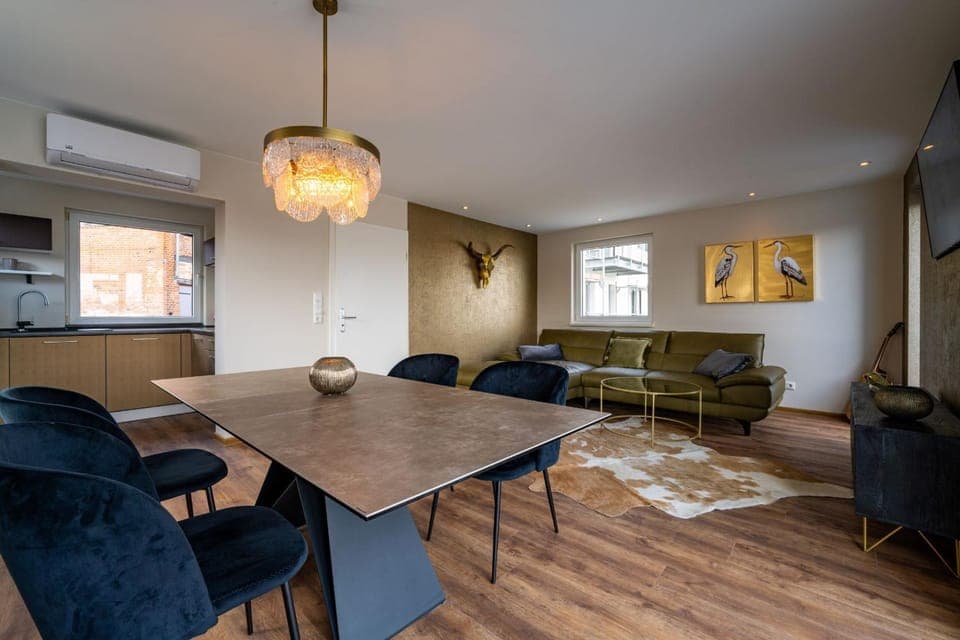 Living room, Dining area