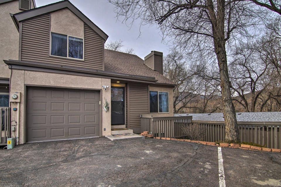Manitou Springs Escape w/ A/C & Private Deck! House in Manitou Springs
