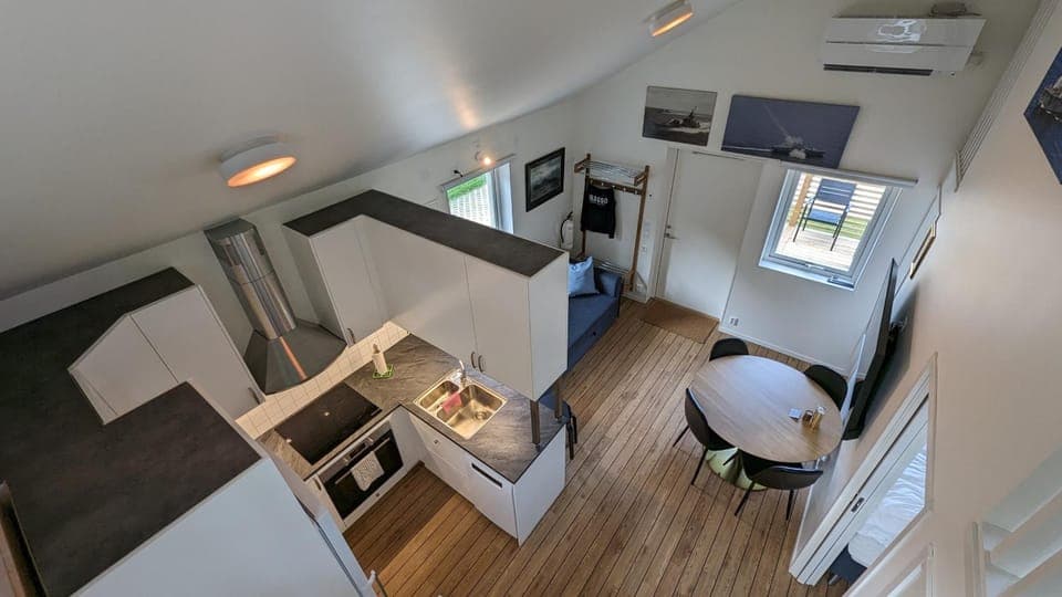 TV and multimedia, Kitchen or kitchenette, Photo of the whole room, Seating area, Dining area, pet friendly, air conditioner