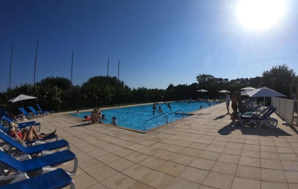 Pool view, Swimming pool, sunbed