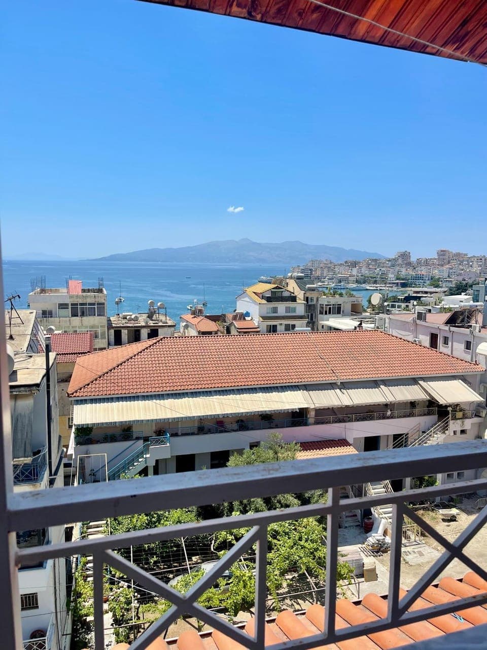 View (from property/room), Balcony/Terrace, City view, Sea view