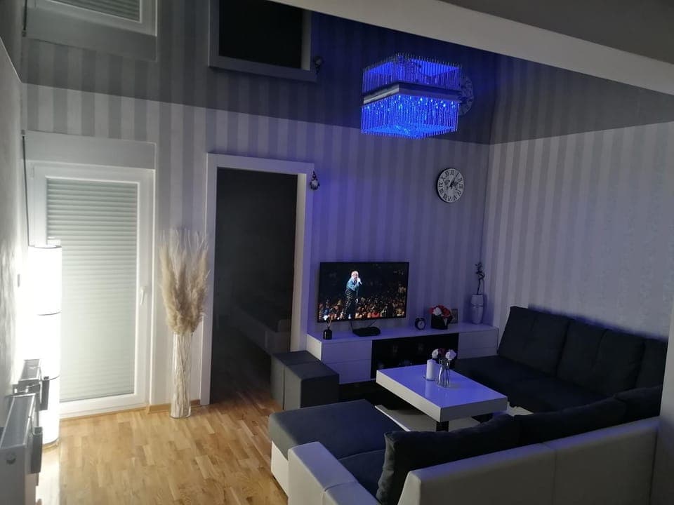TV and multimedia, Living room, Seating area