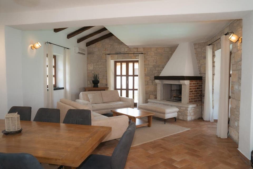 Living room, Seating area, Dining area