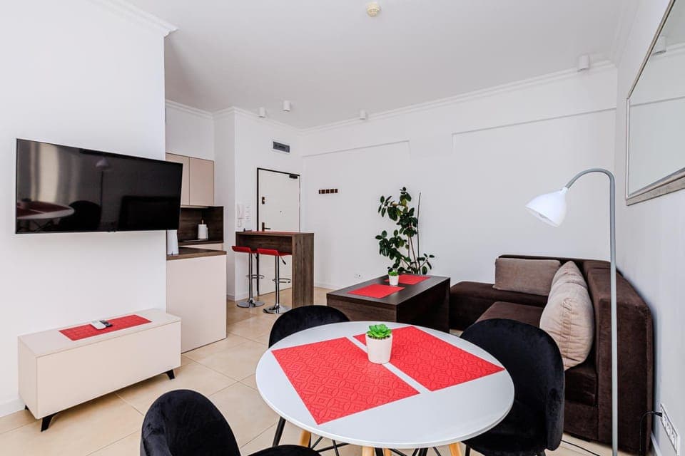 TV and multimedia, Kitchen or kitchenette, Living room, Dining area