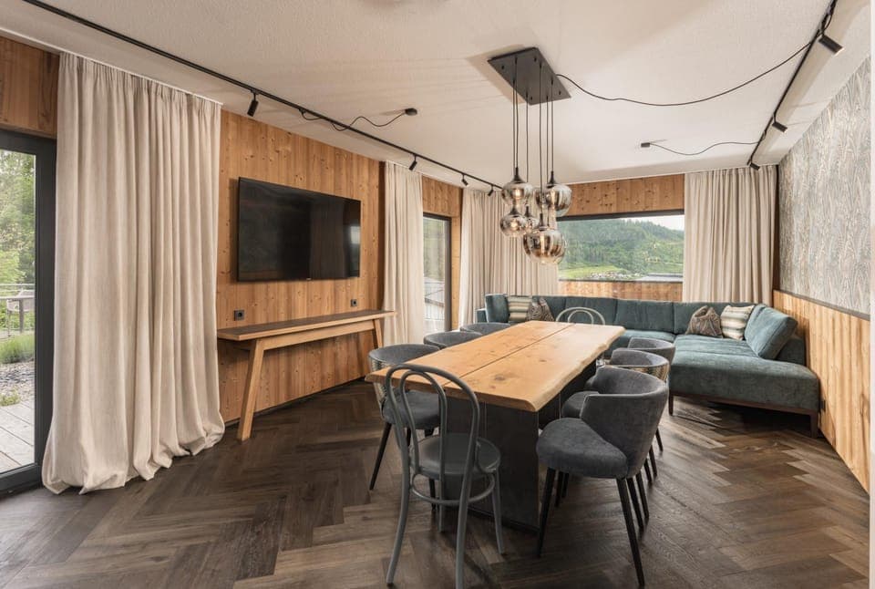 Living room, Seating area