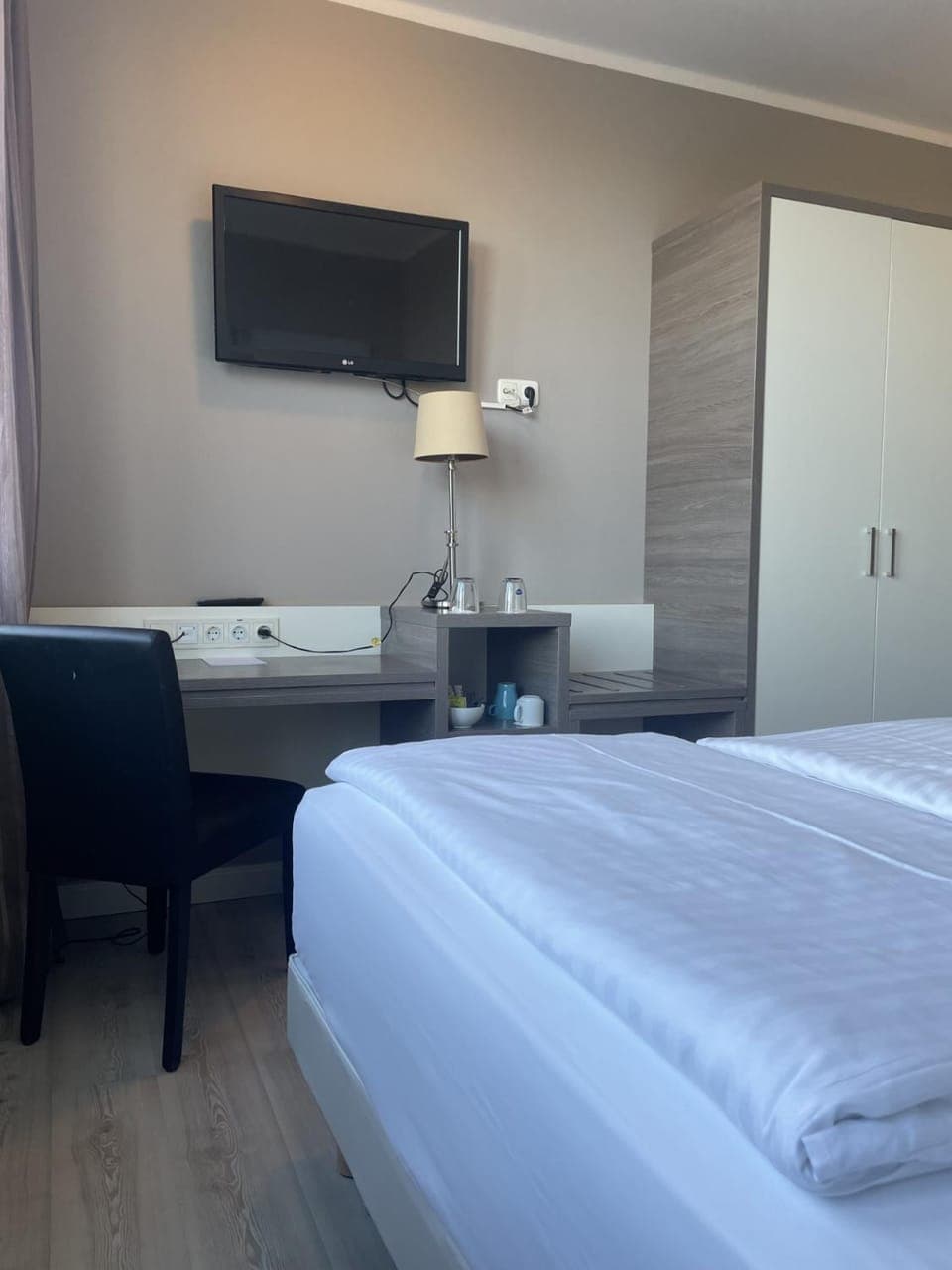 Bed, Photo of the whole room