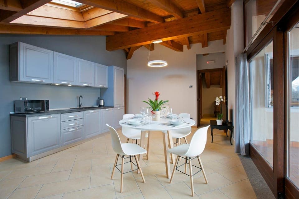 Kitchen or kitchenette, Communal kitchen
