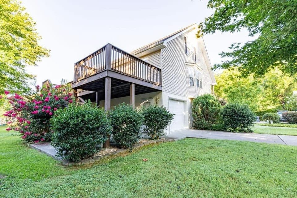 Cozy Pigeon Forge home w hot tub near river House in Pigeon Forge