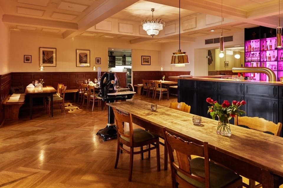 Lounge or bar, Food and drinks, Drinks