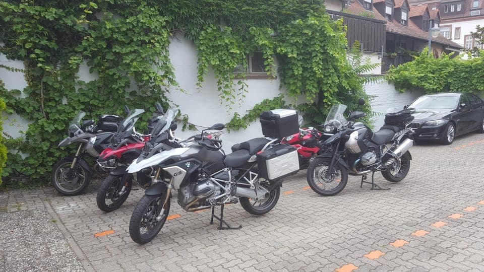 Patio, Area and facilities