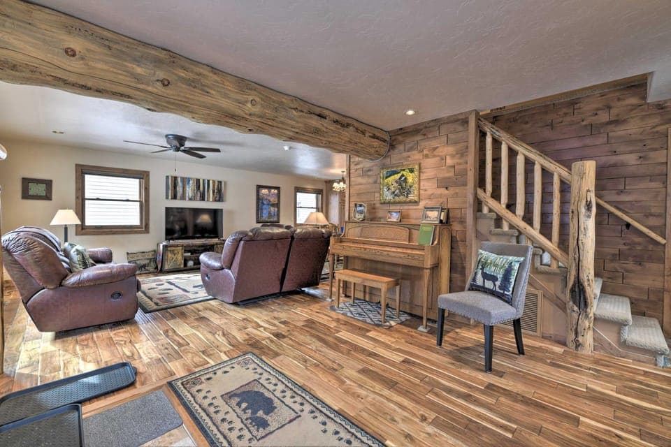 Updated Mtn Home w/ Deck on Uncompahgre River House in Ouray