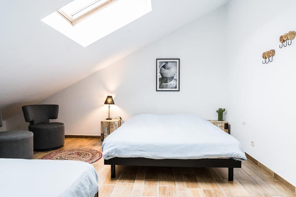 Bed, Photo of the whole room, Bedroom