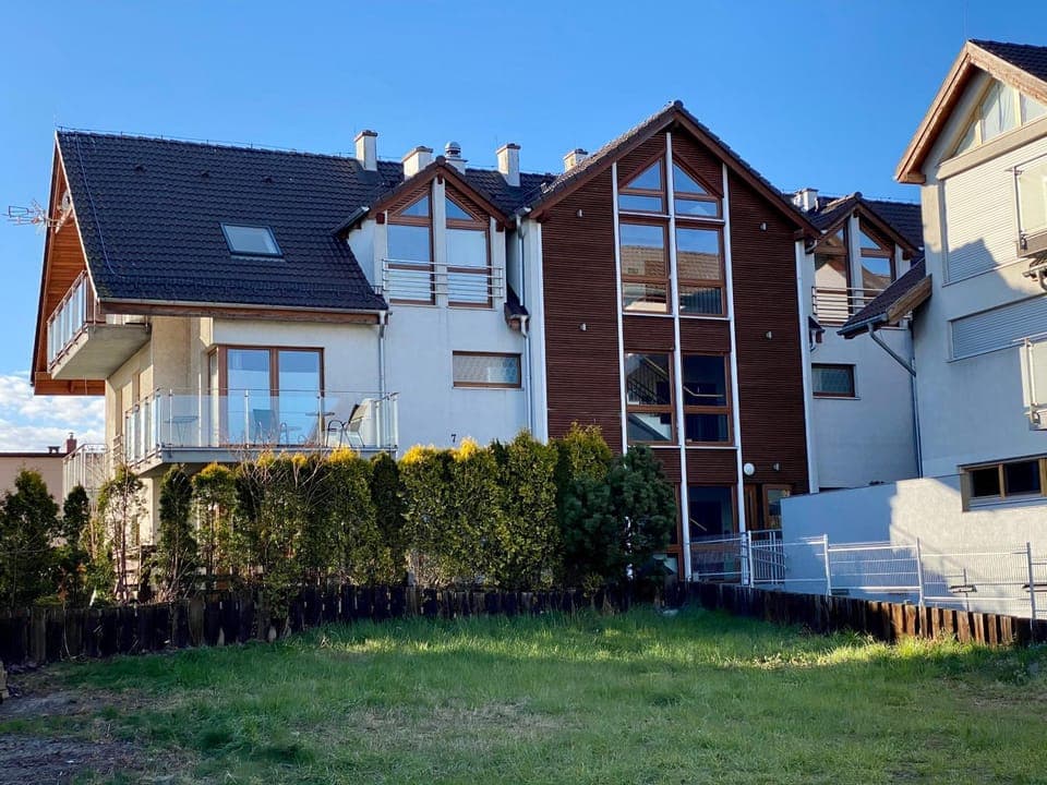 Property building, Day, Garden