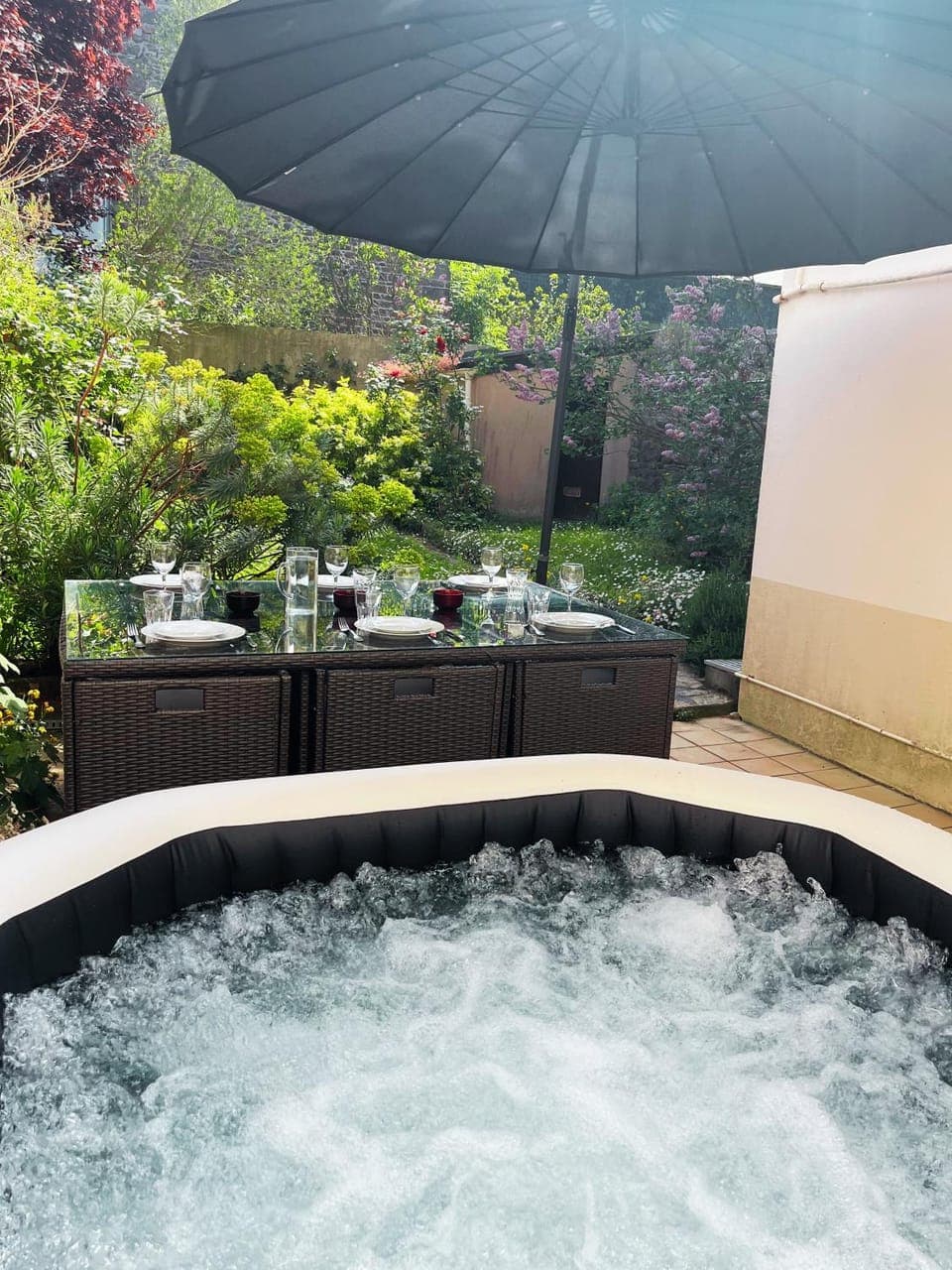 Patio, Garden, Hot Tub, Hot Tub, Garden view