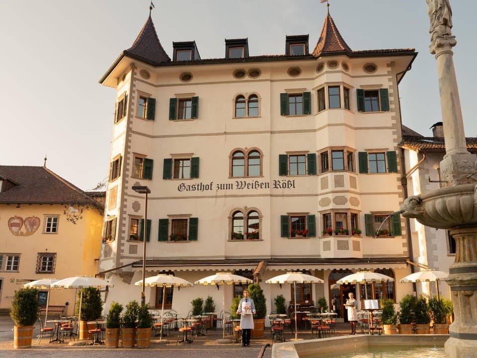 Property building, Restaurant/places to eat, Bird's eye view, View (from property/room), Balcony/Terrace, Landmark view