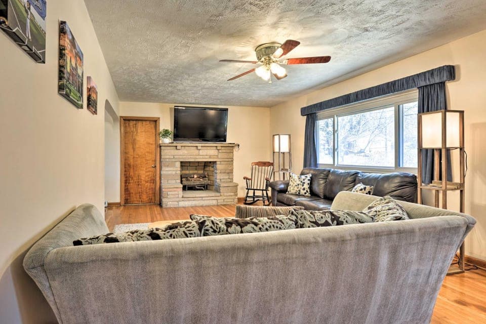 ‘Mountaineer Retreat’ - 5 Mi to WV University! House in Morgantown
