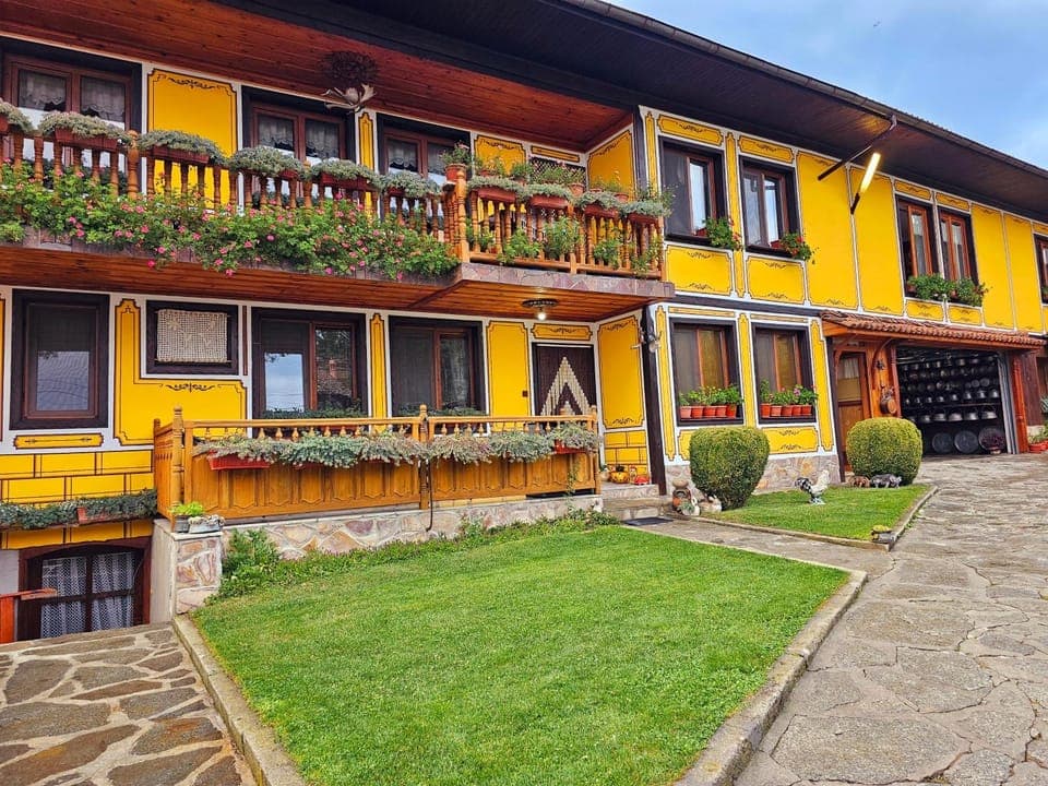 Property building, Day