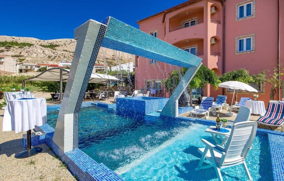 Property building, Swimming pool