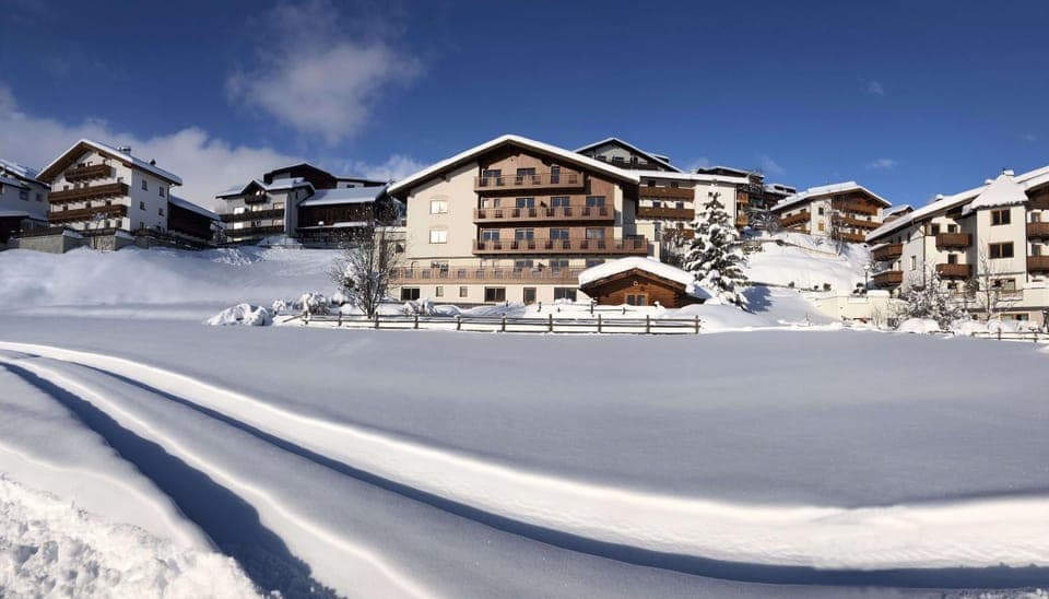 Property building, Day, Neighbourhood, Winter