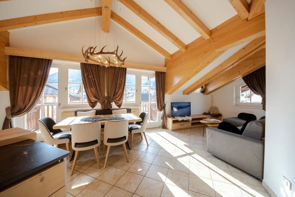 Seating area, Dining area